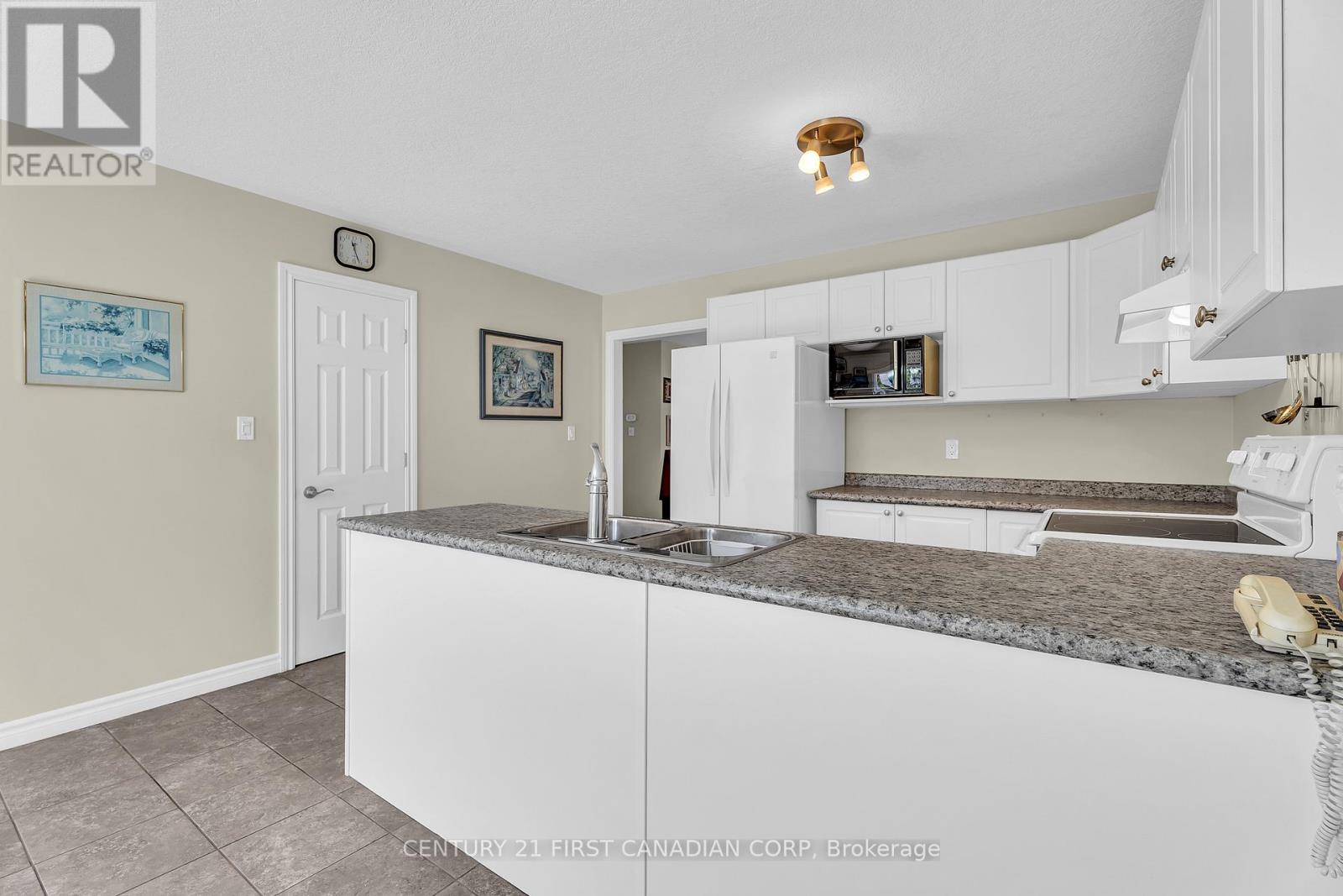 3191 SINGLETON AVENUE - 17