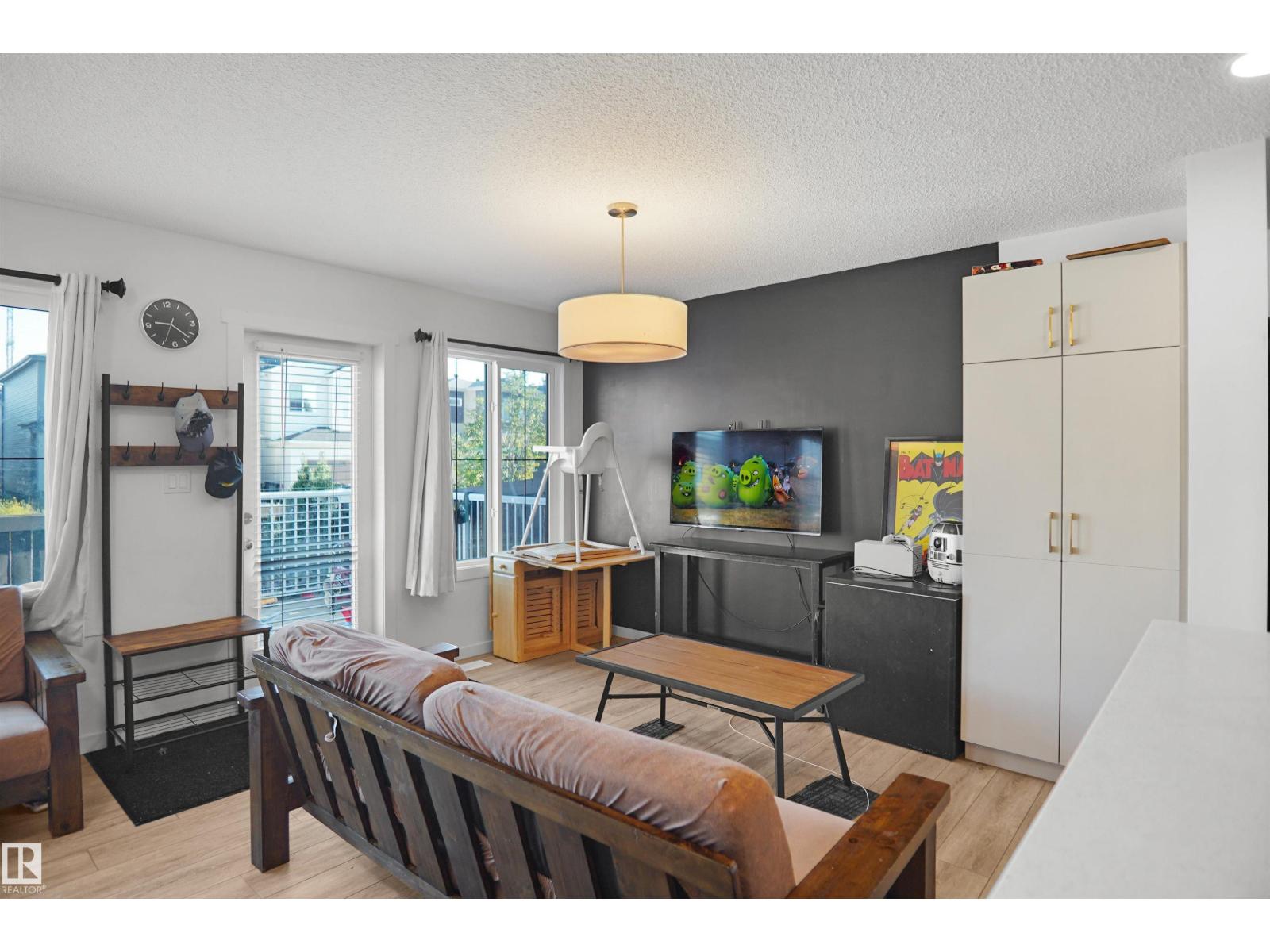 #42 19904 31 AV NW - 19