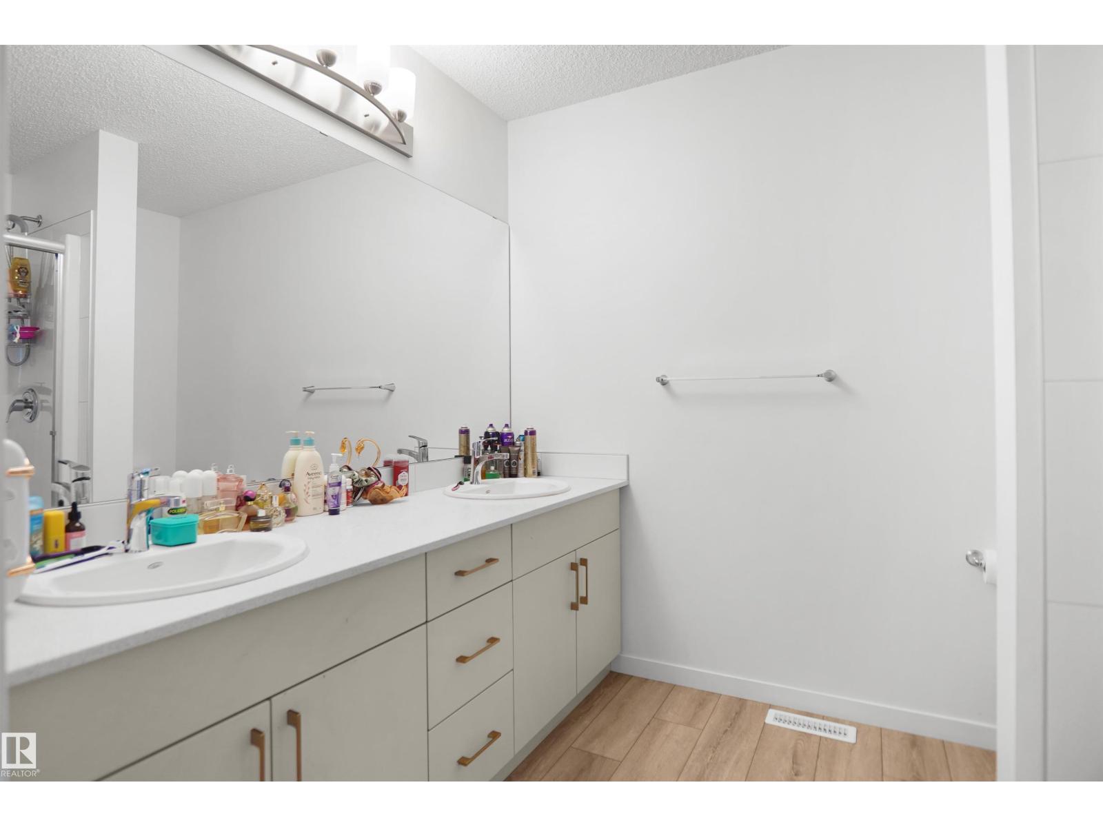 #42 19904 31 AV NW - 35