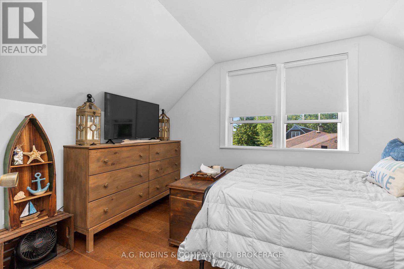 972 SILVER BAY ROAD - Image 32