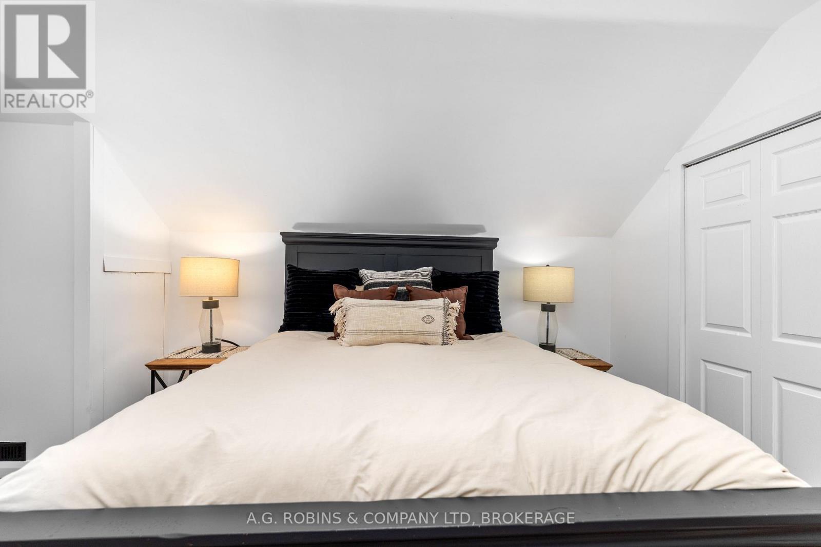 972 SILVER BAY ROAD - Image 37