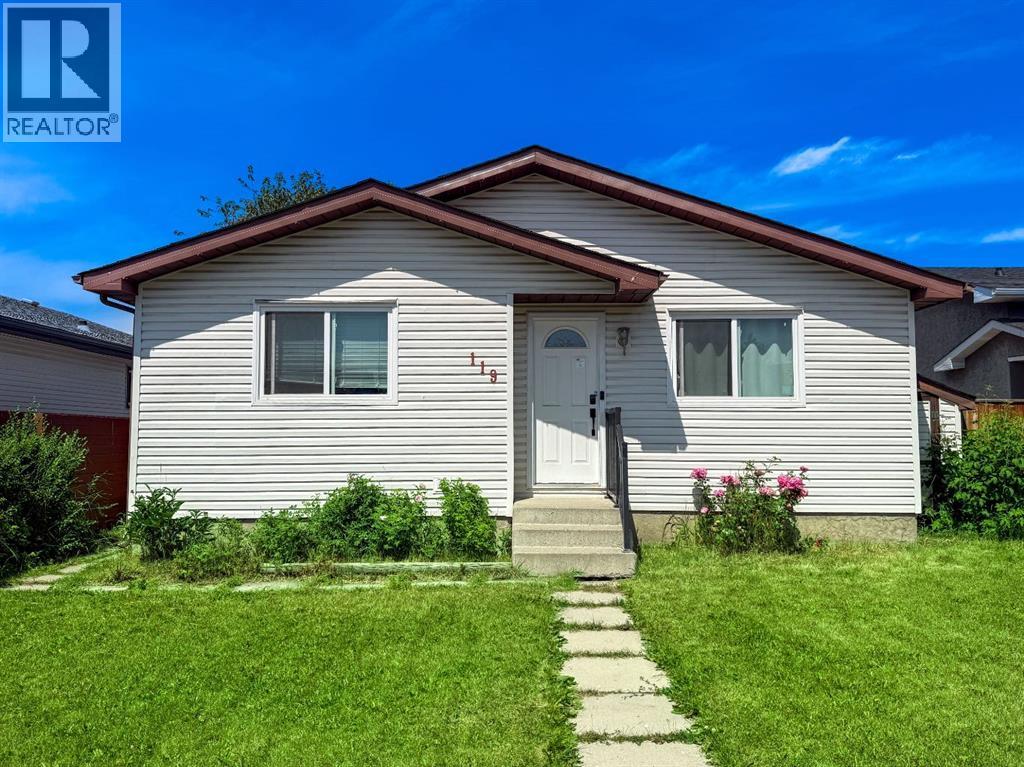 119 Fallswater Crescent NE, Falconridge, Calgary photo 1