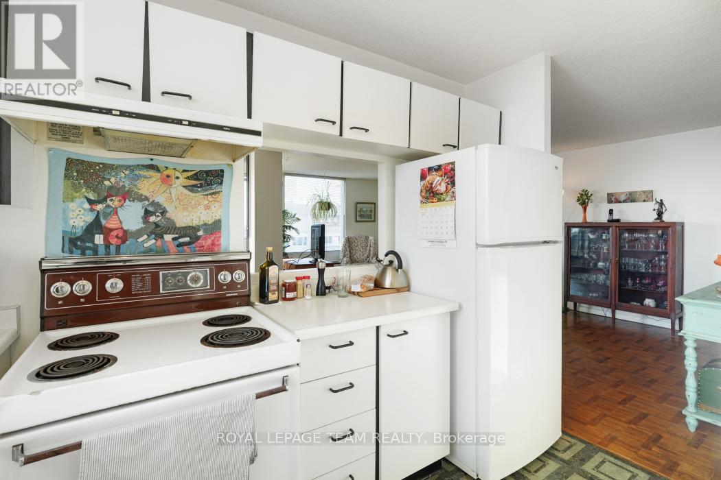 #1004 40 ARTHUR STREET E - 18
