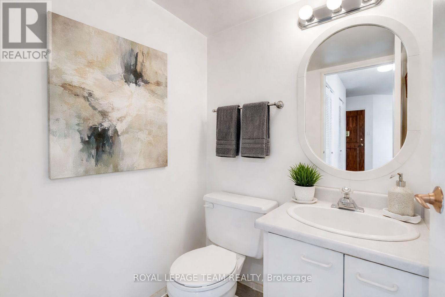 #1004 40 ARTHUR STREET E - 22