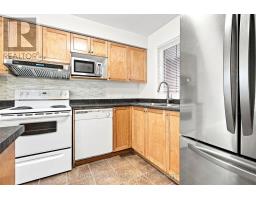 6 CRYSTAL PARK CRESCENT — photo 4
