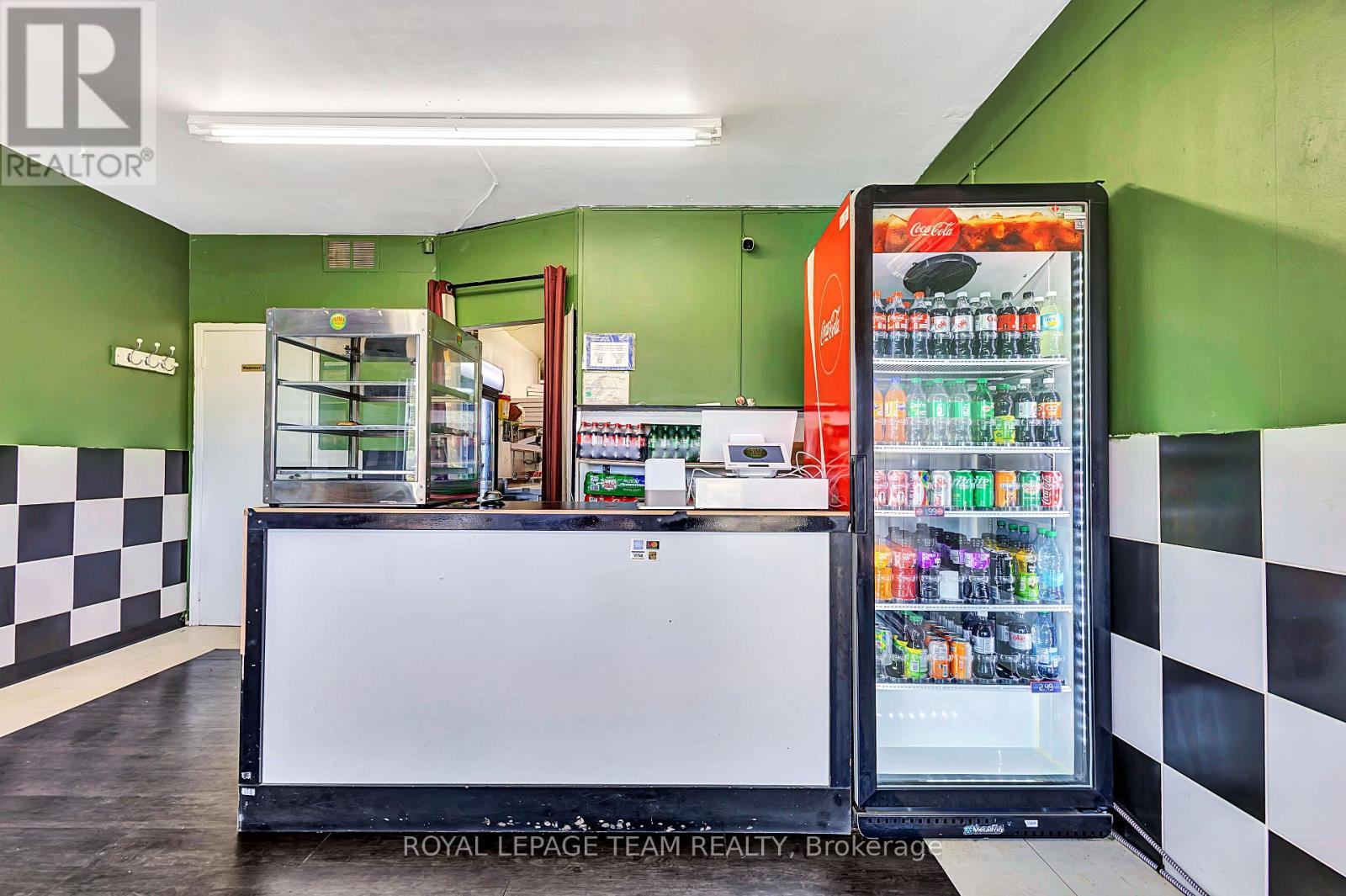 Business for Sale in Ottawa – 26 NORTHSIDE ROAD, Ottawa – MLS# X13625744 - Image 9
