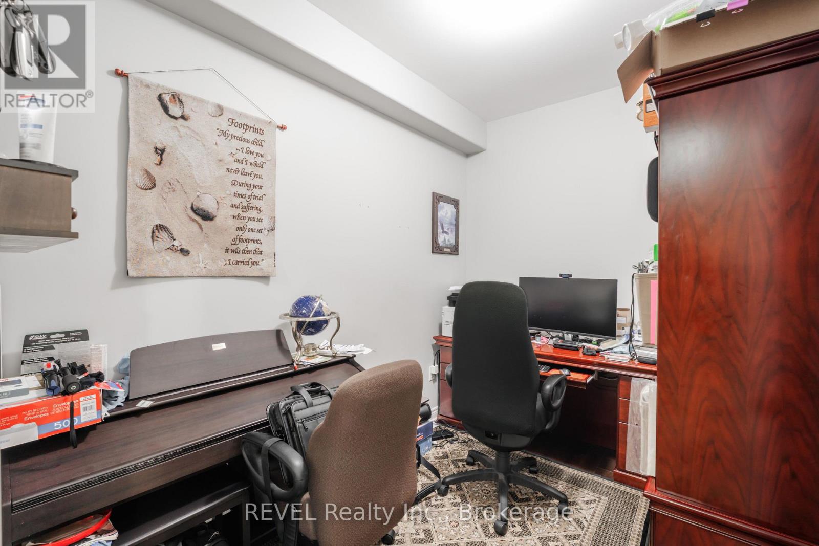 29 BERGENSTEIN CRESCENT - 14