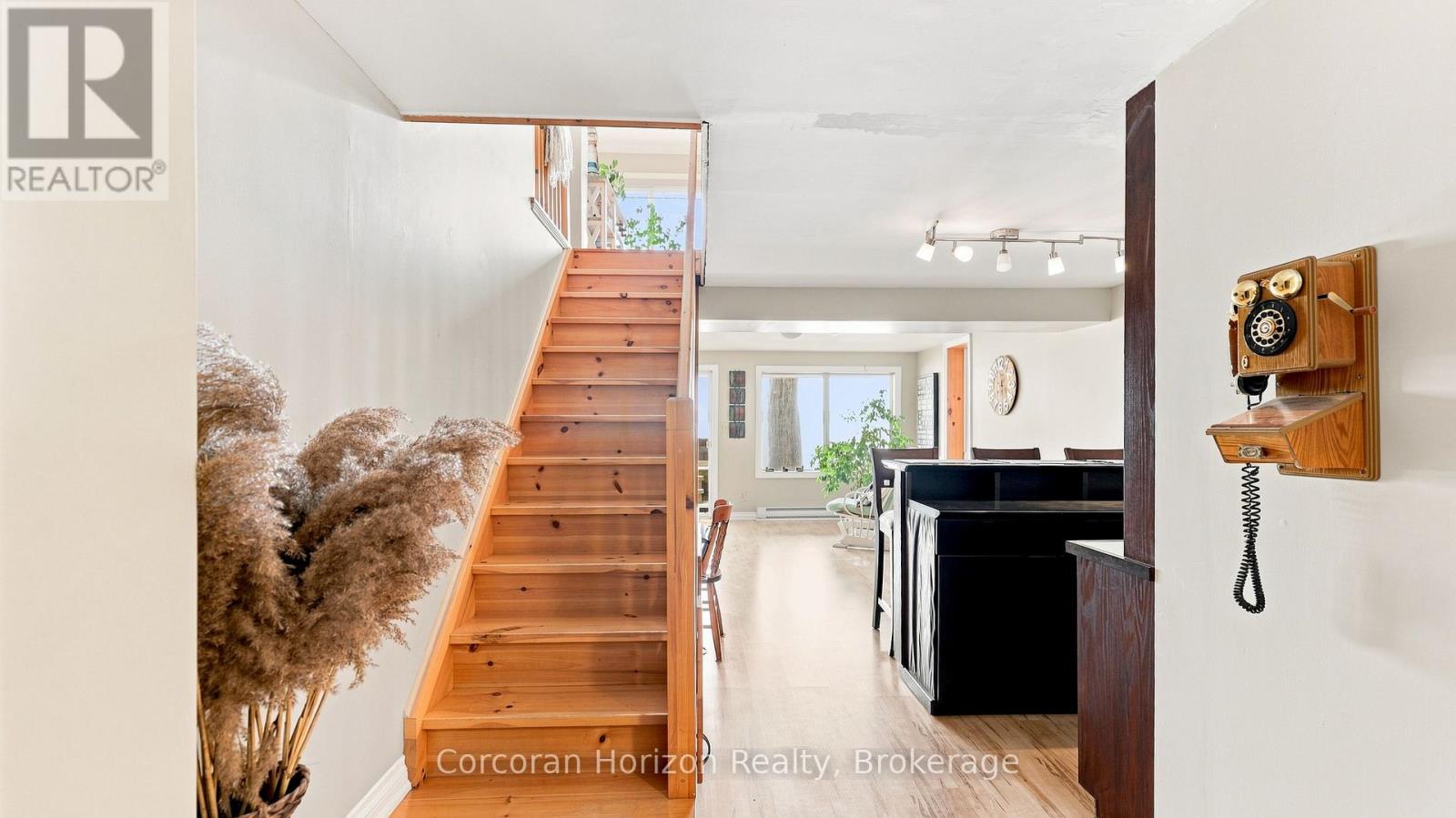 380 ROBINS POINT ROAD - 36