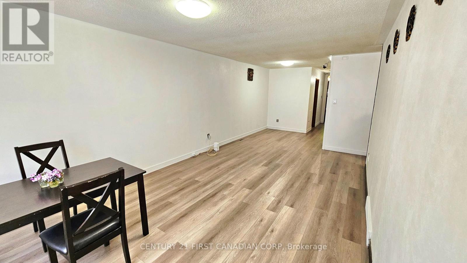 17 EDGEMERE CRESCENT - Image 4