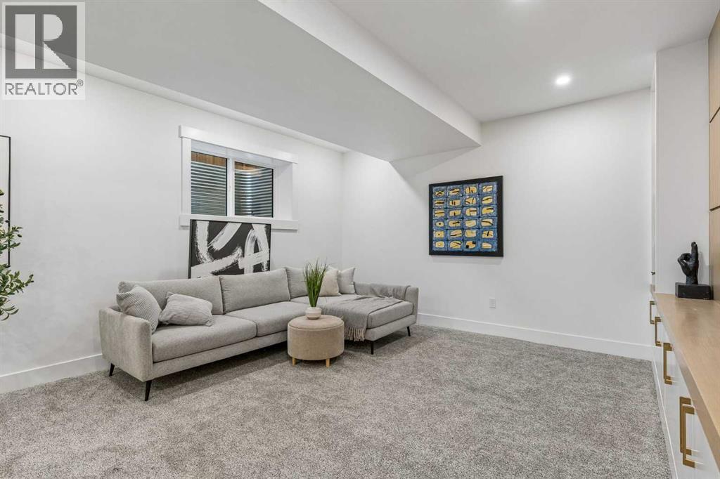 2708 18 Street NW - 29