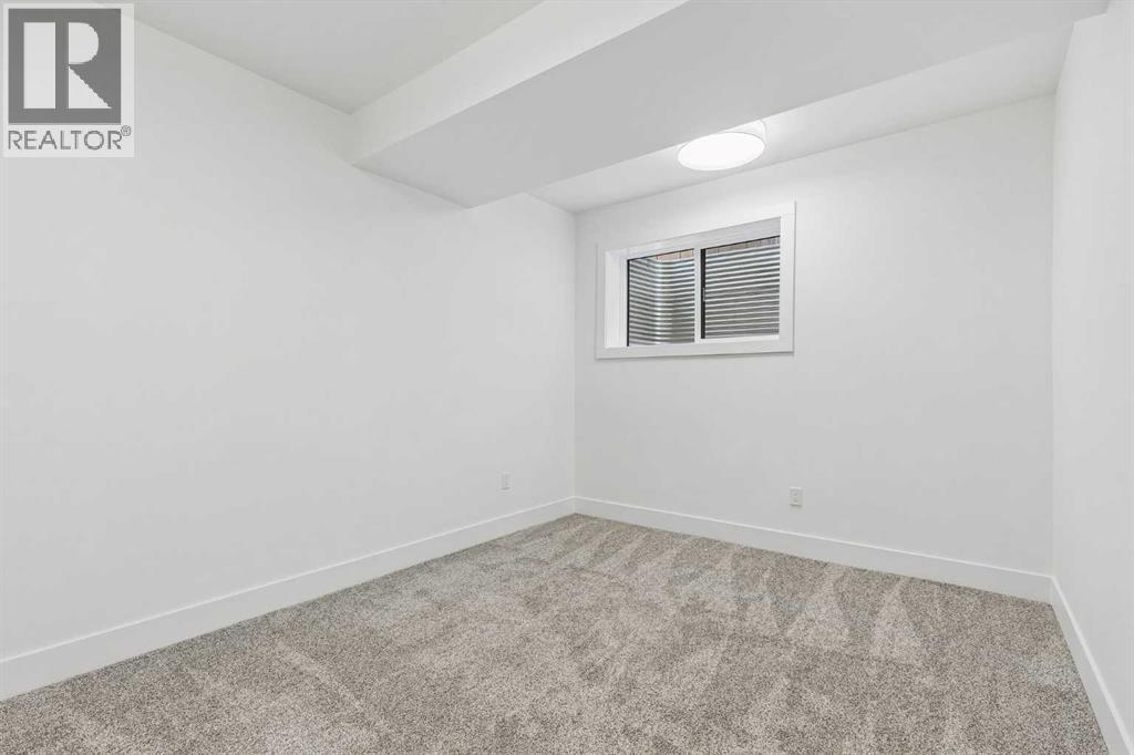 2708 18 Street NW - 35