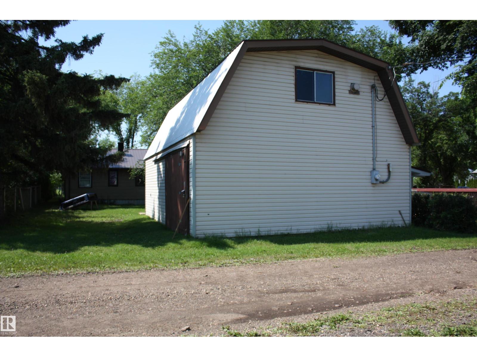 5227 51 street - 11