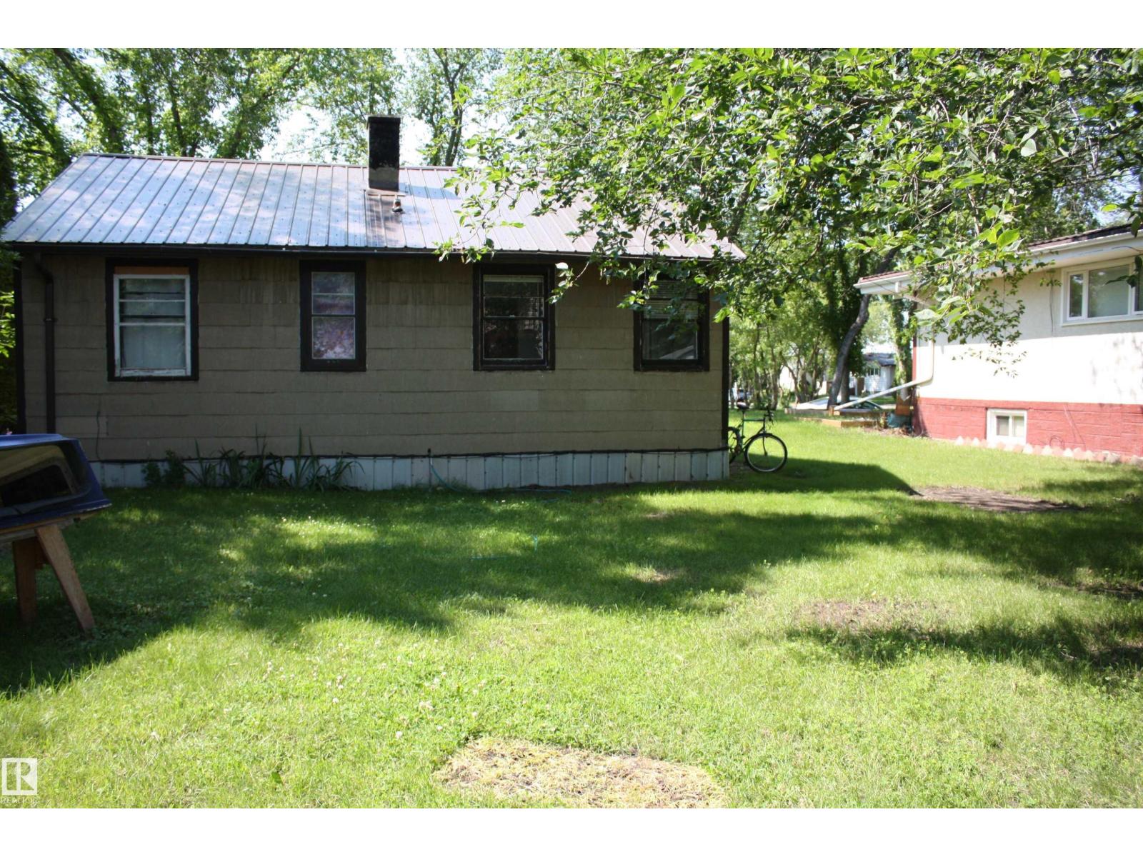 5227 51 Street - Photo 13