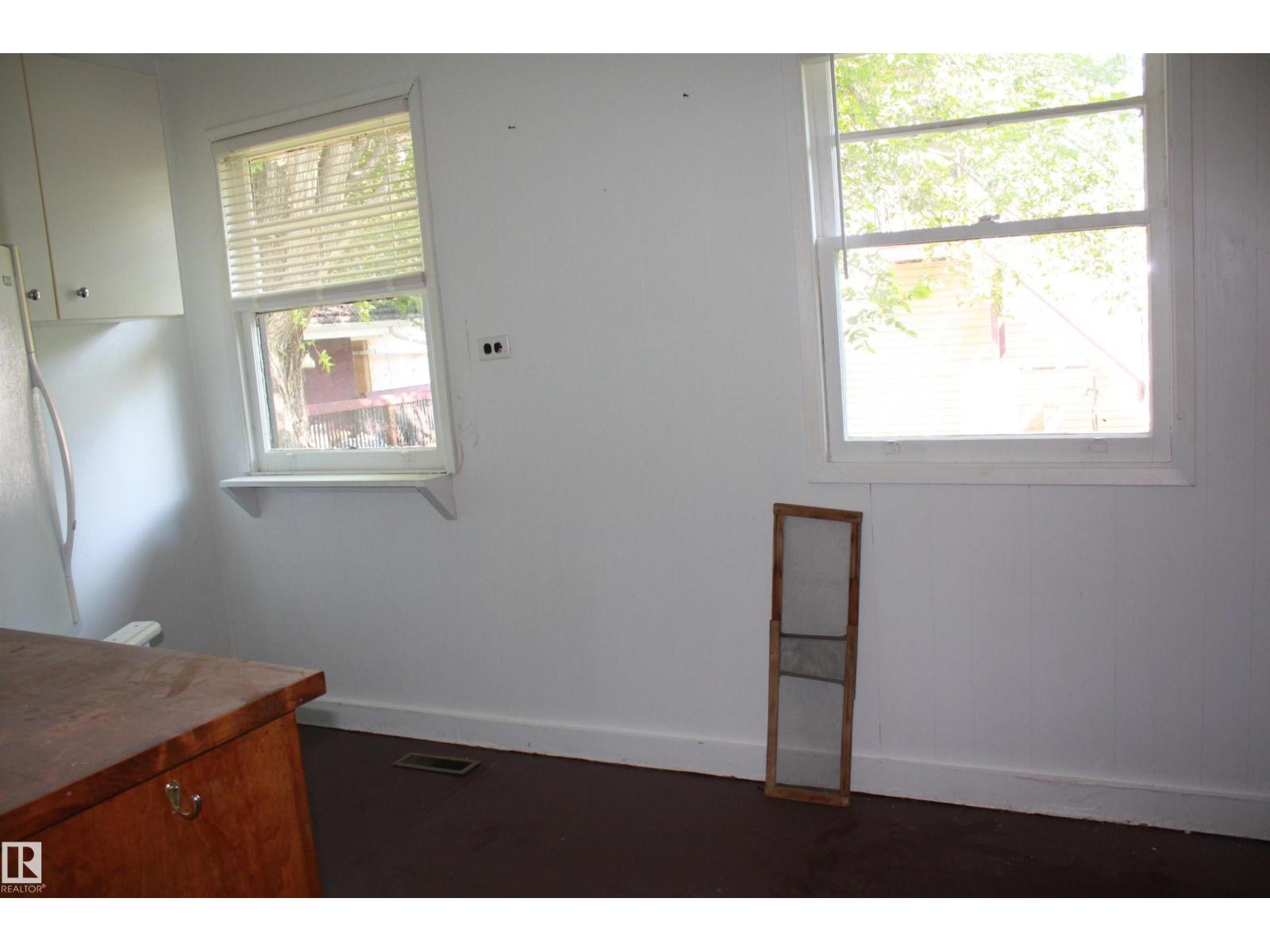 5227 51 street - 16