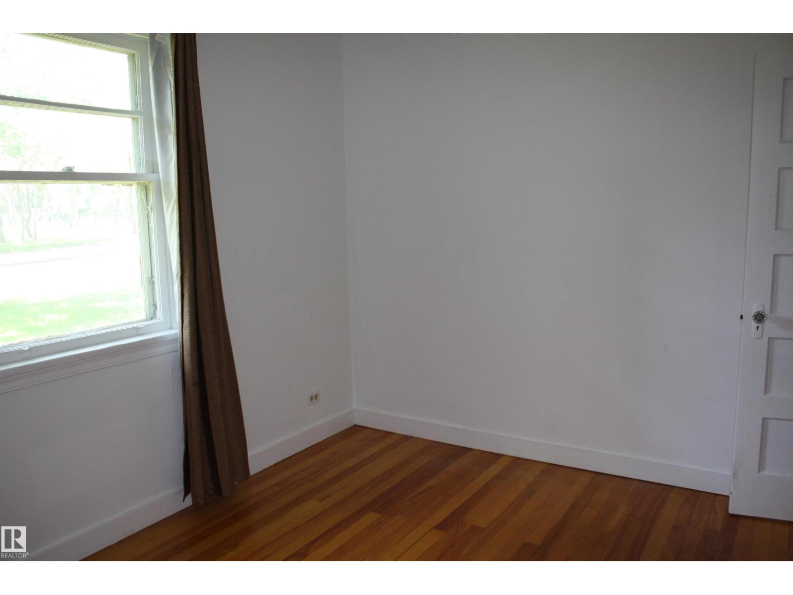 5227 51 Street - Photo 23