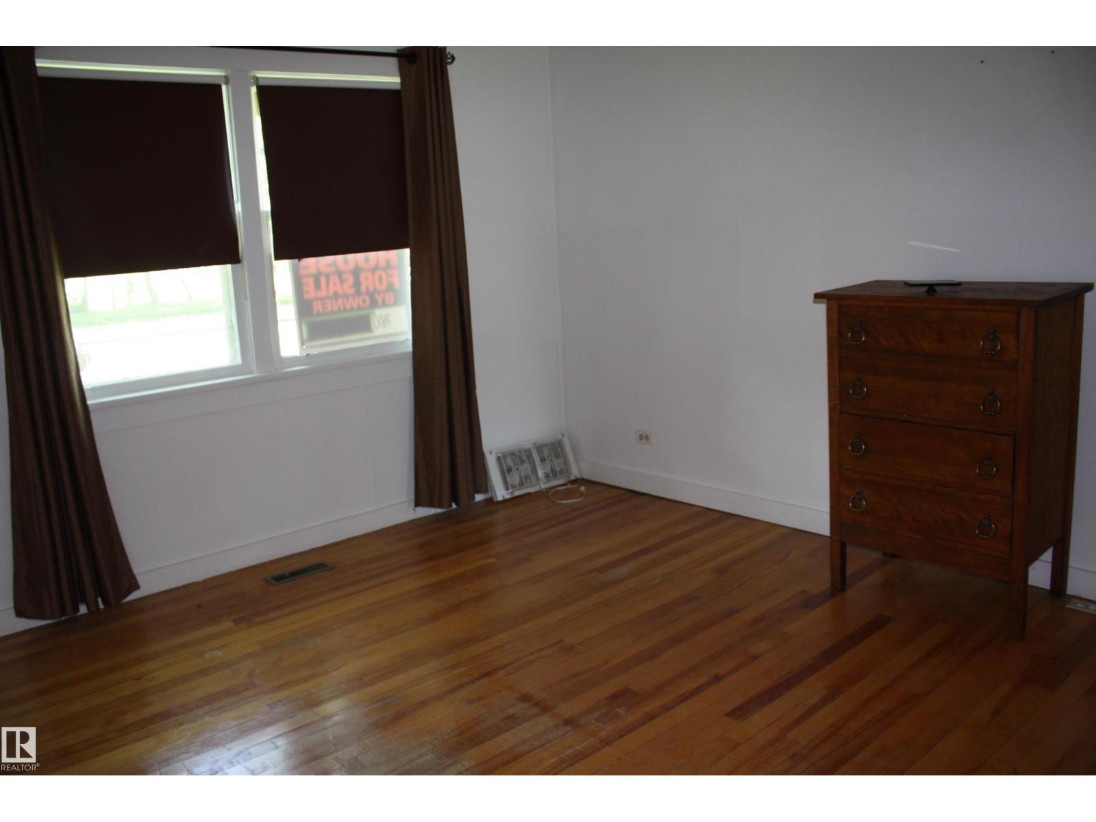 5227 51 Street - Photo 26