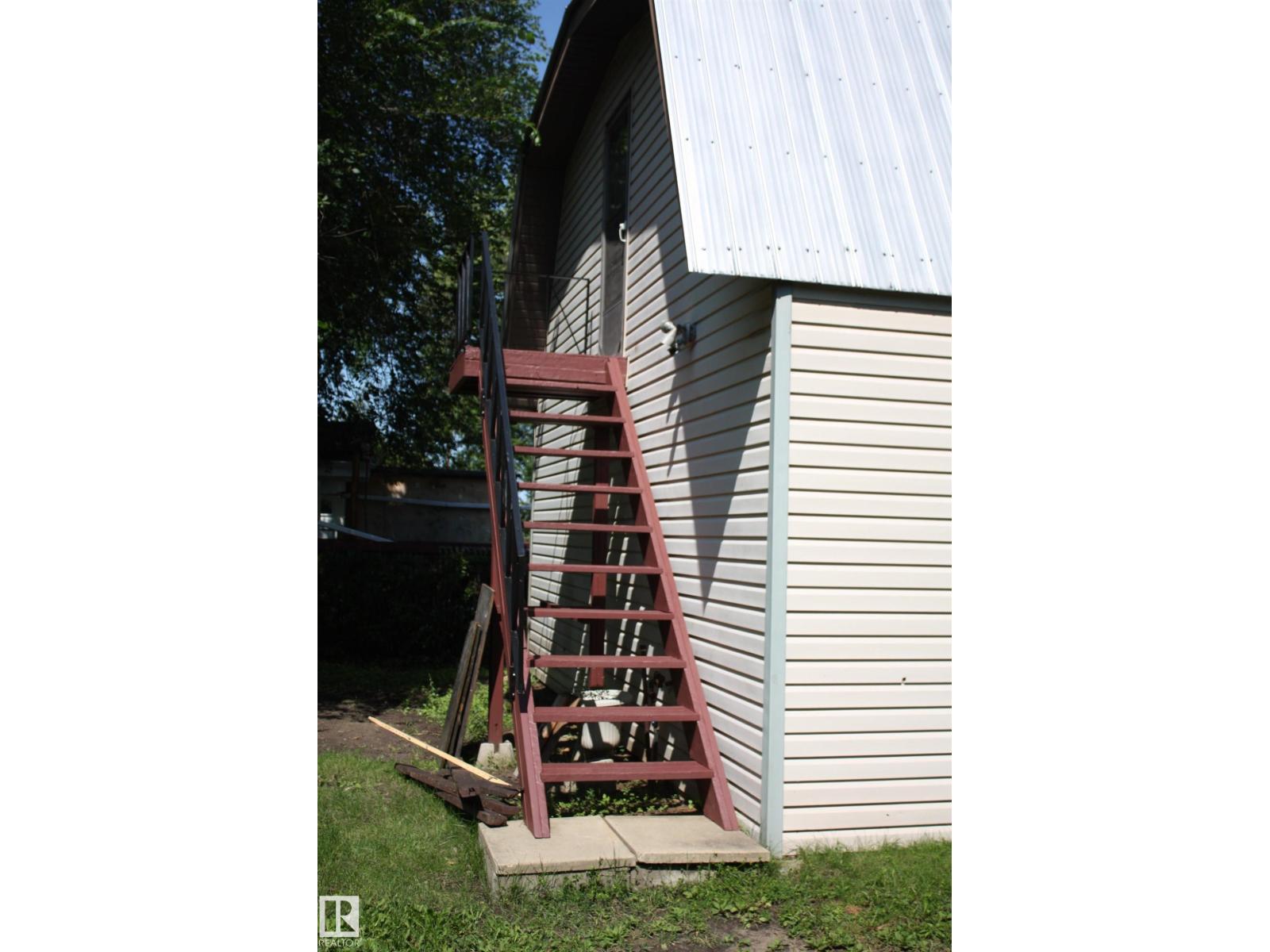 5227 51 Street - Photo 36