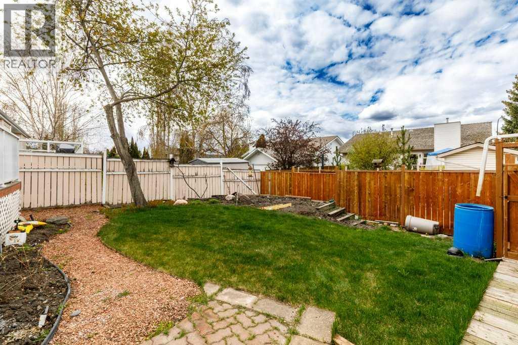 92 Anquetel Street, Red Deer