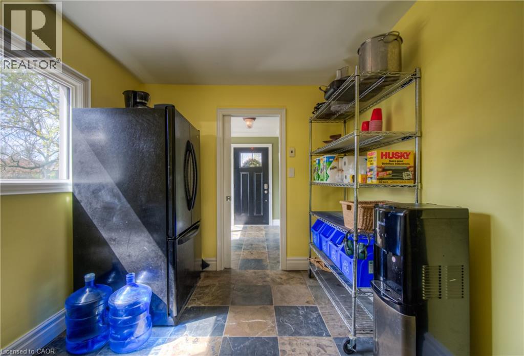 145 RIVERBANK Drive - 17