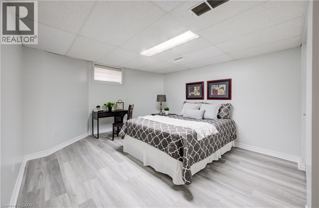 27 CHANDOS Drive - Image 31