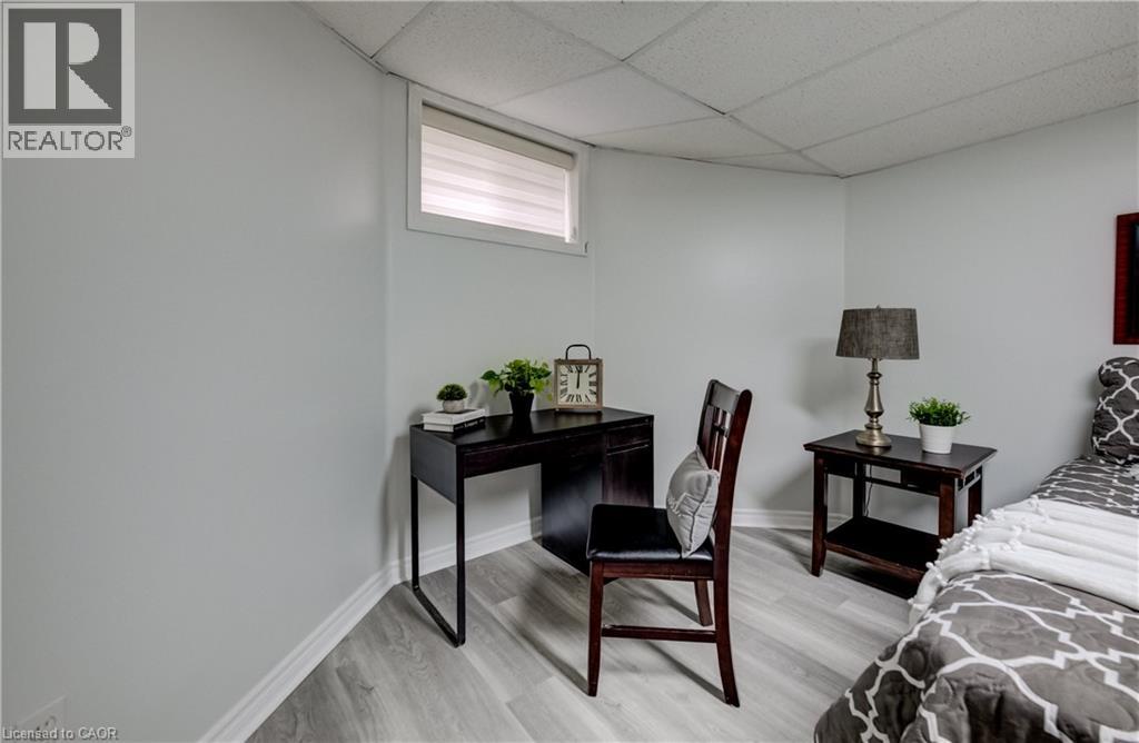 27 CHANDOS Drive - Image 32