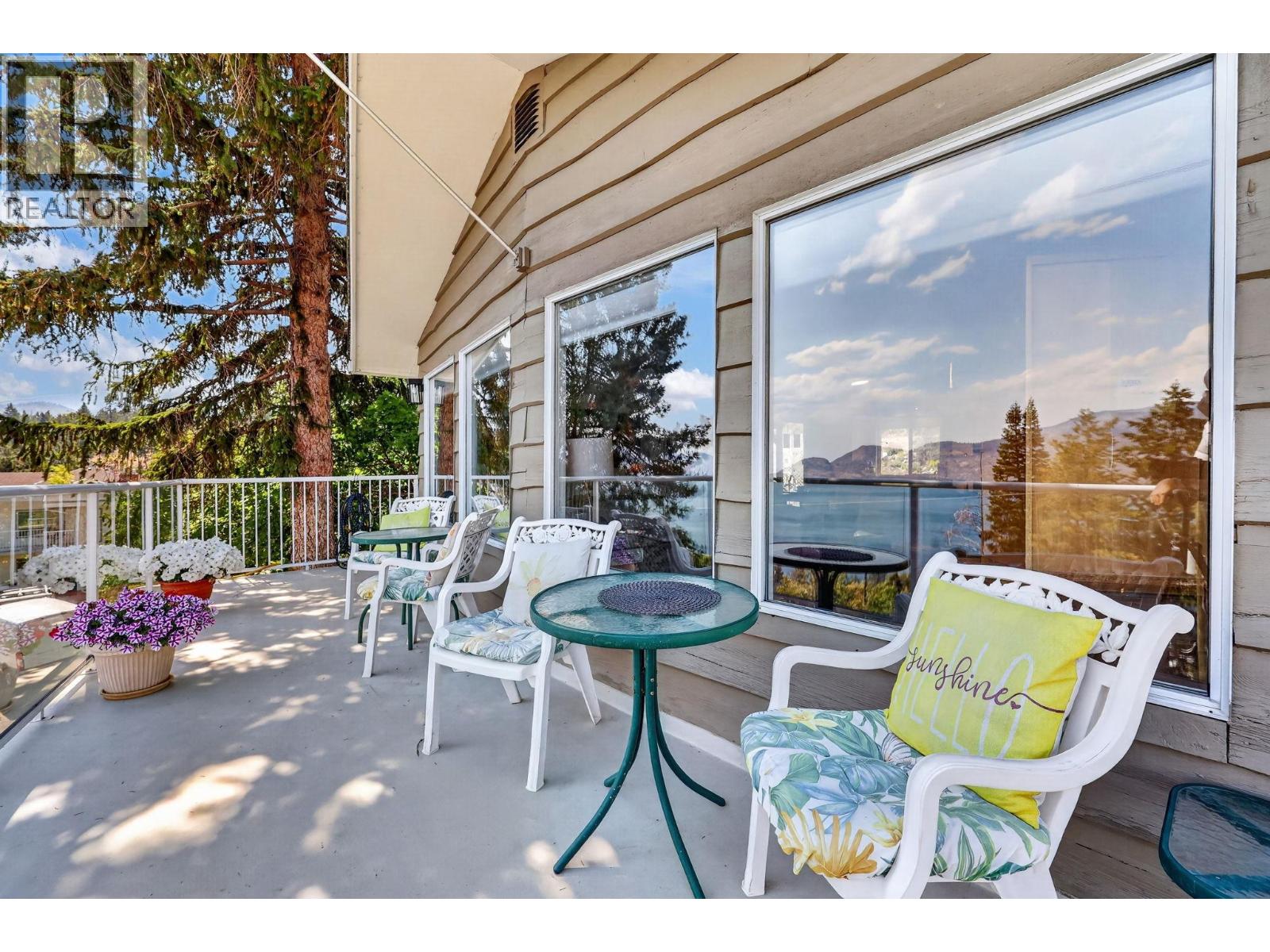 5868 MacGREGOR Road, Peachland