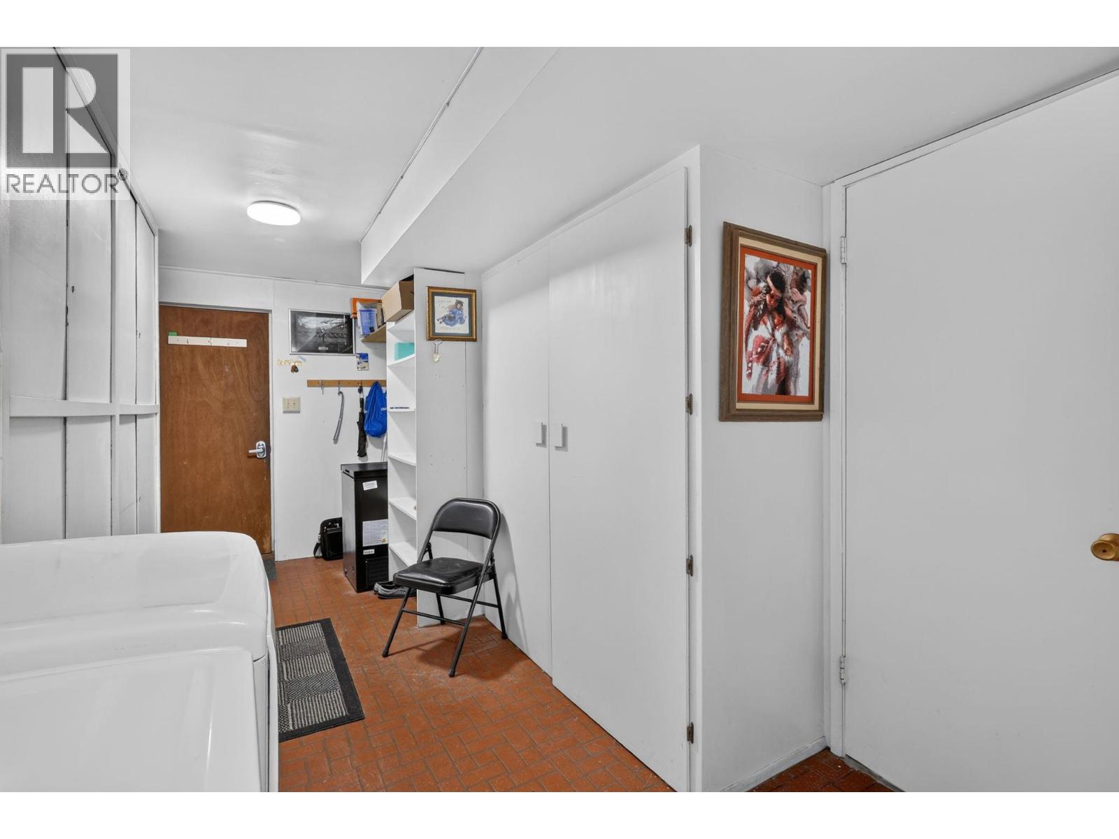 5868 MacGREGOR Road, Peachland