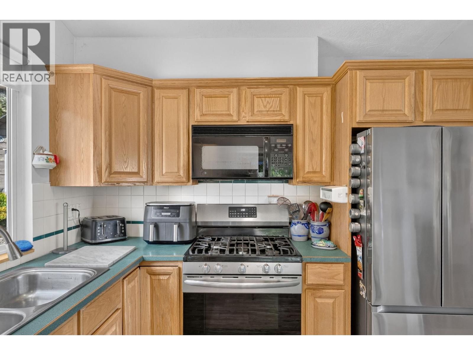 5868 MacGREGOR Road, Peachland
