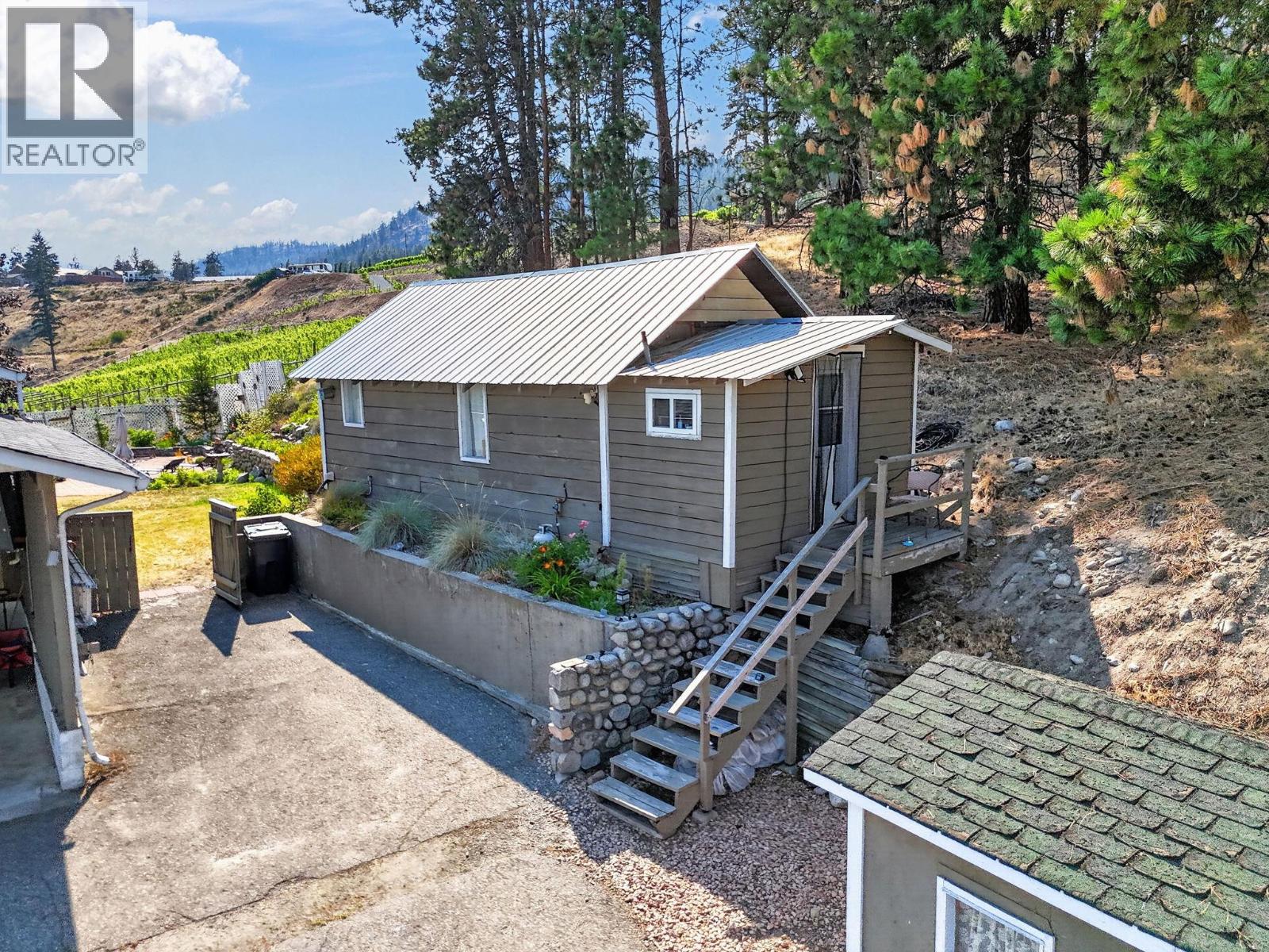 5868 MacGREGOR Road, Peachland