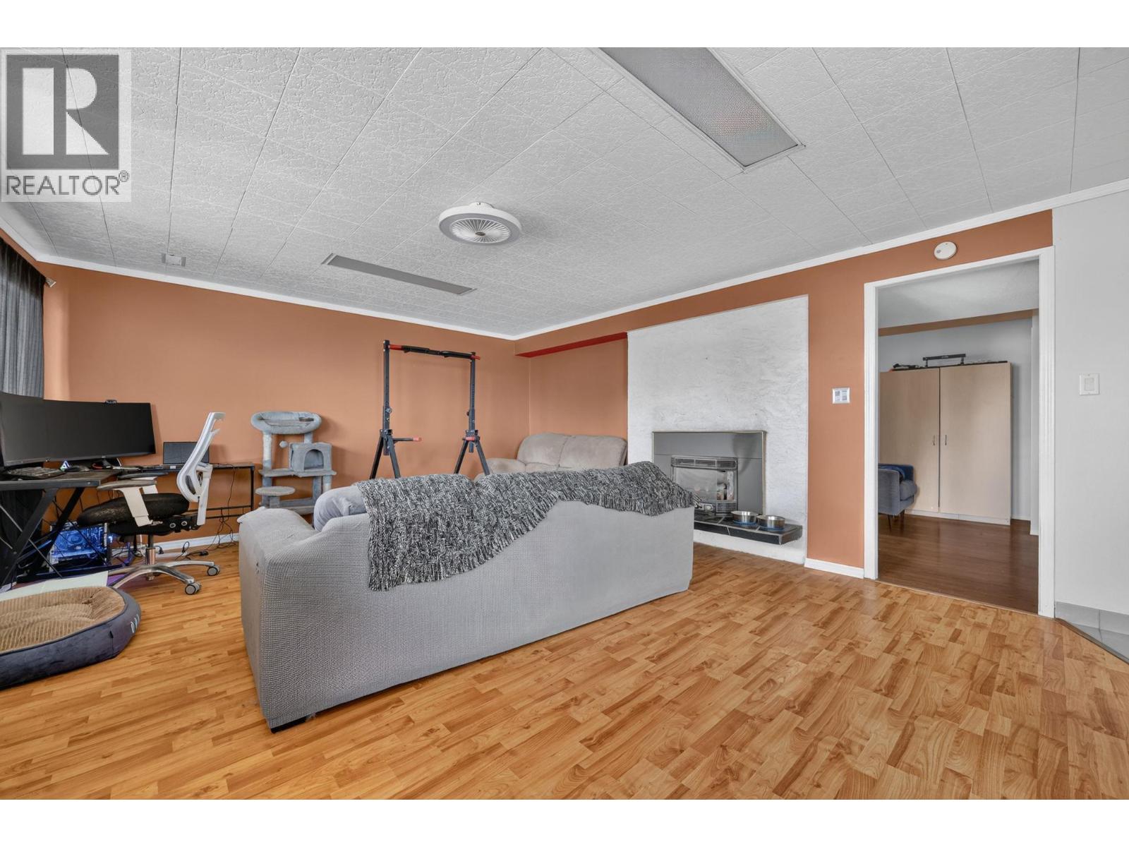 5868 MacGREGOR Road, Peachland