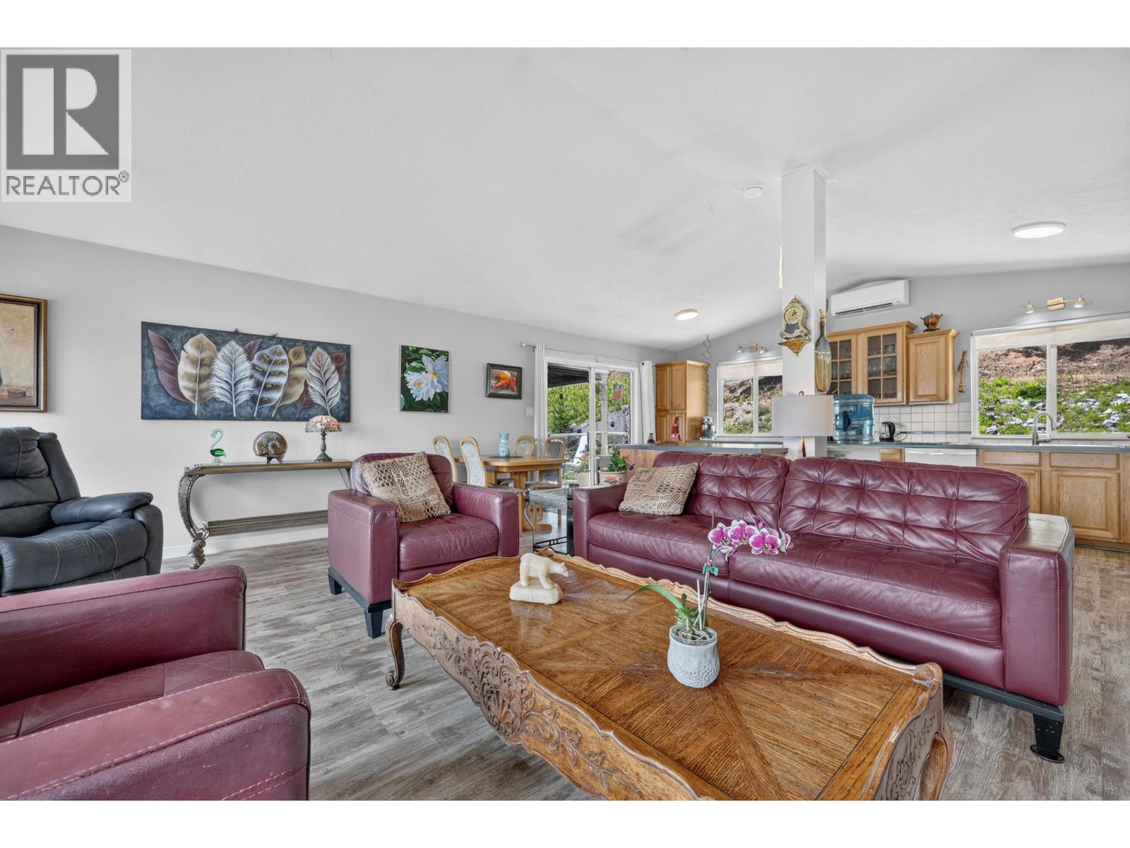 5868 MacGREGOR Road, Peachland