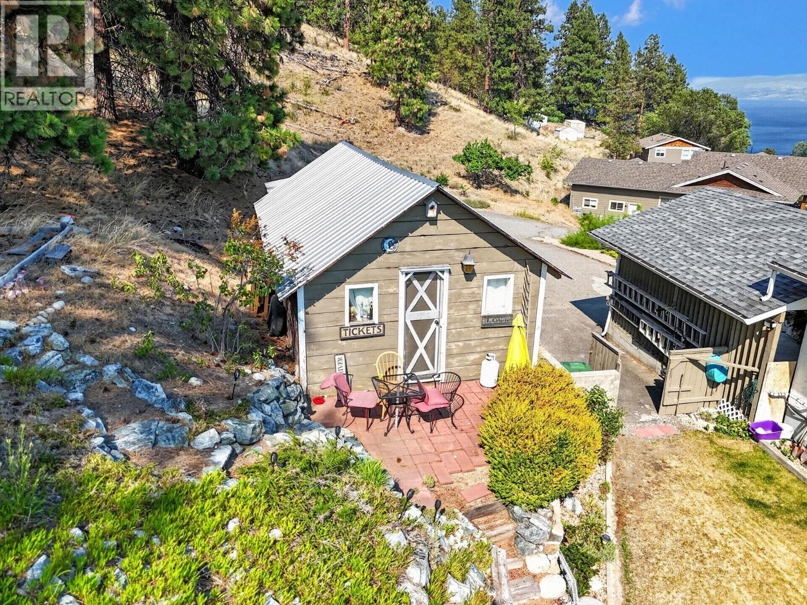 5868 MacGREGOR Road, Peachland