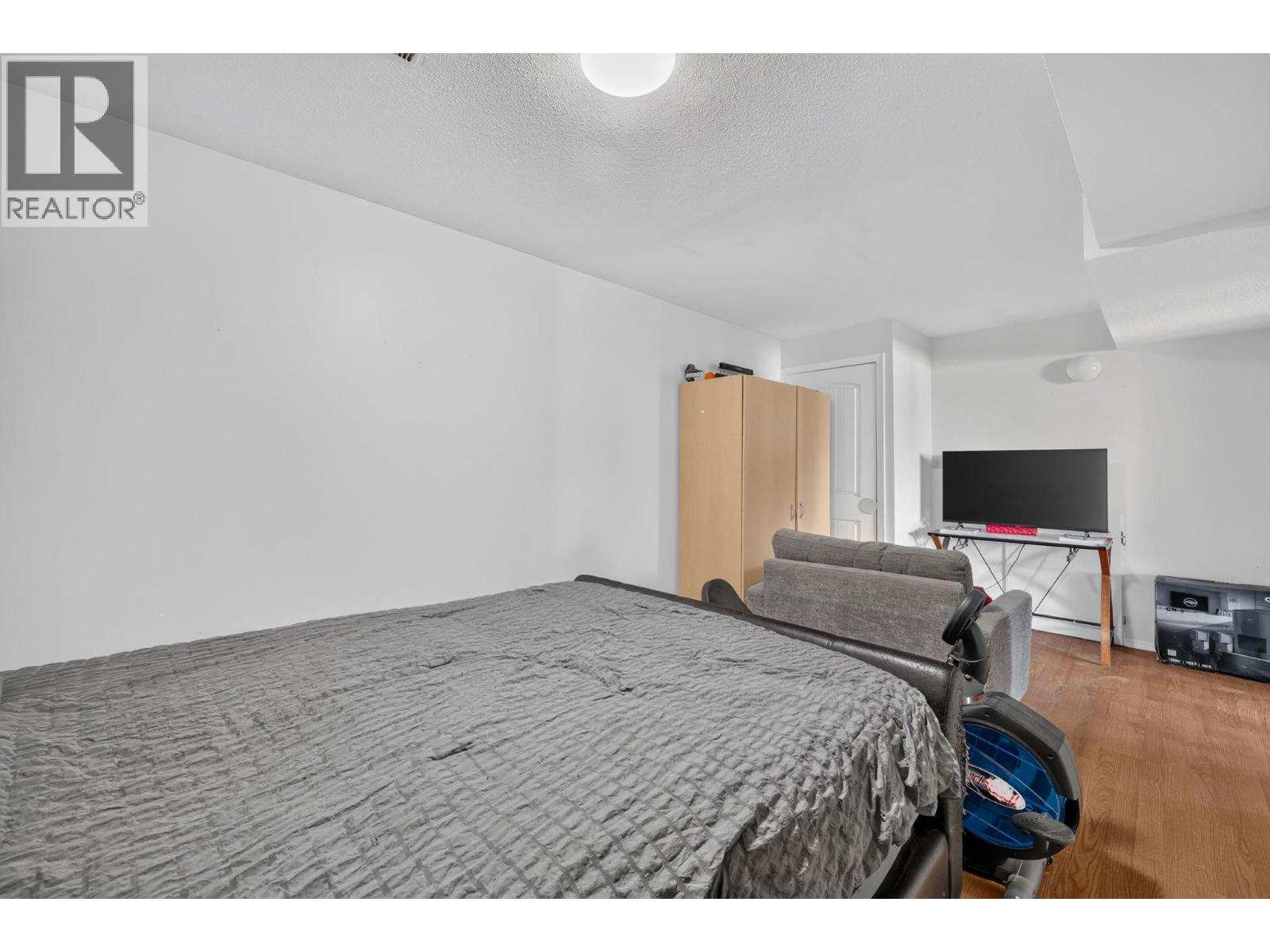 5868 MacGREGOR Road, Peachland