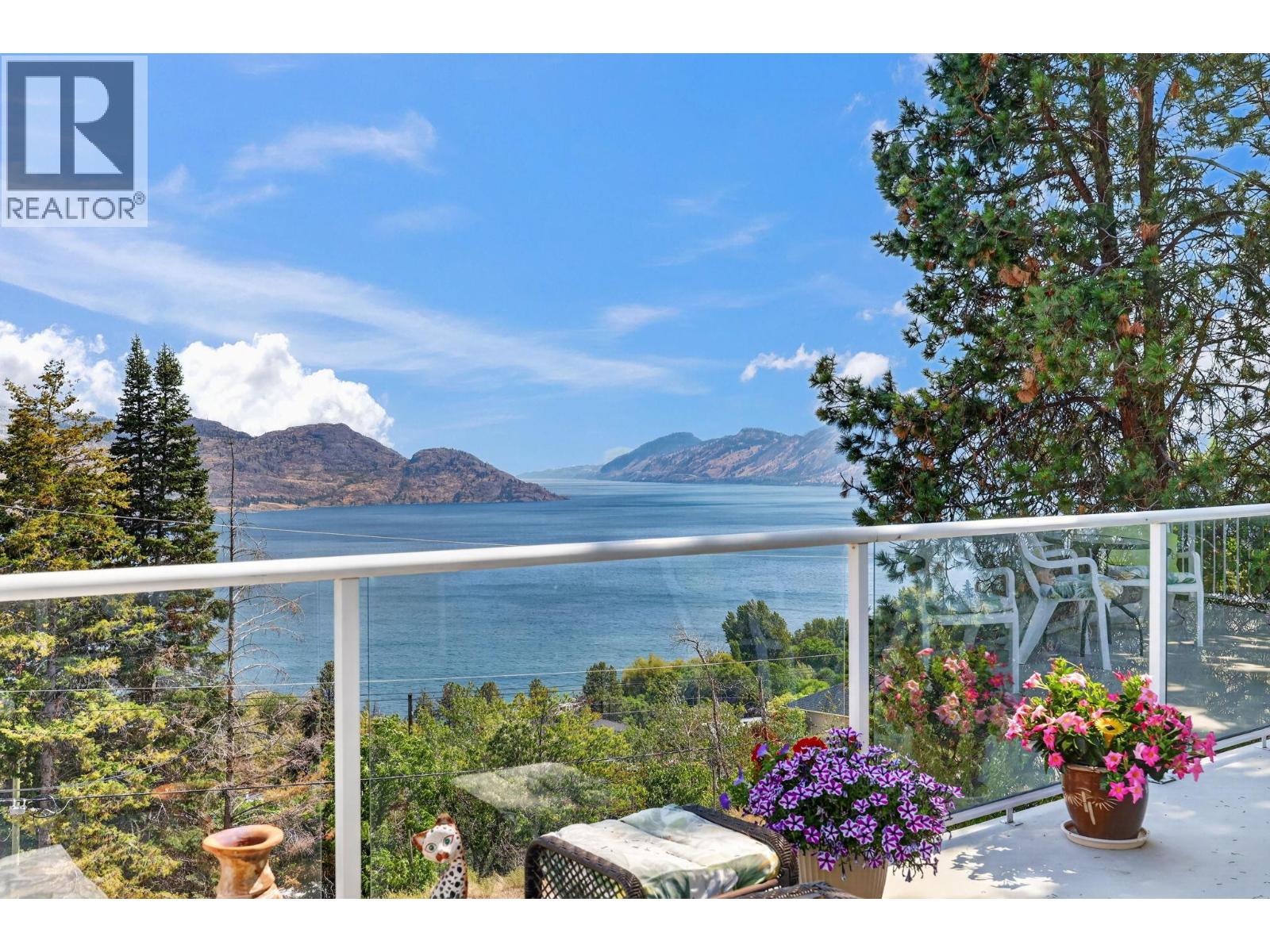 5868 MacGREGOR Road, Peachland