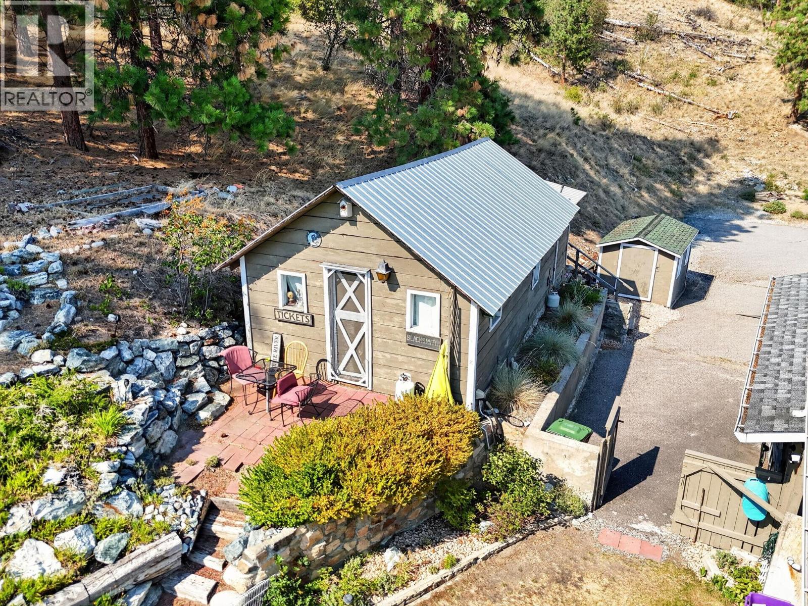 5868 MacGREGOR Road, Peachland