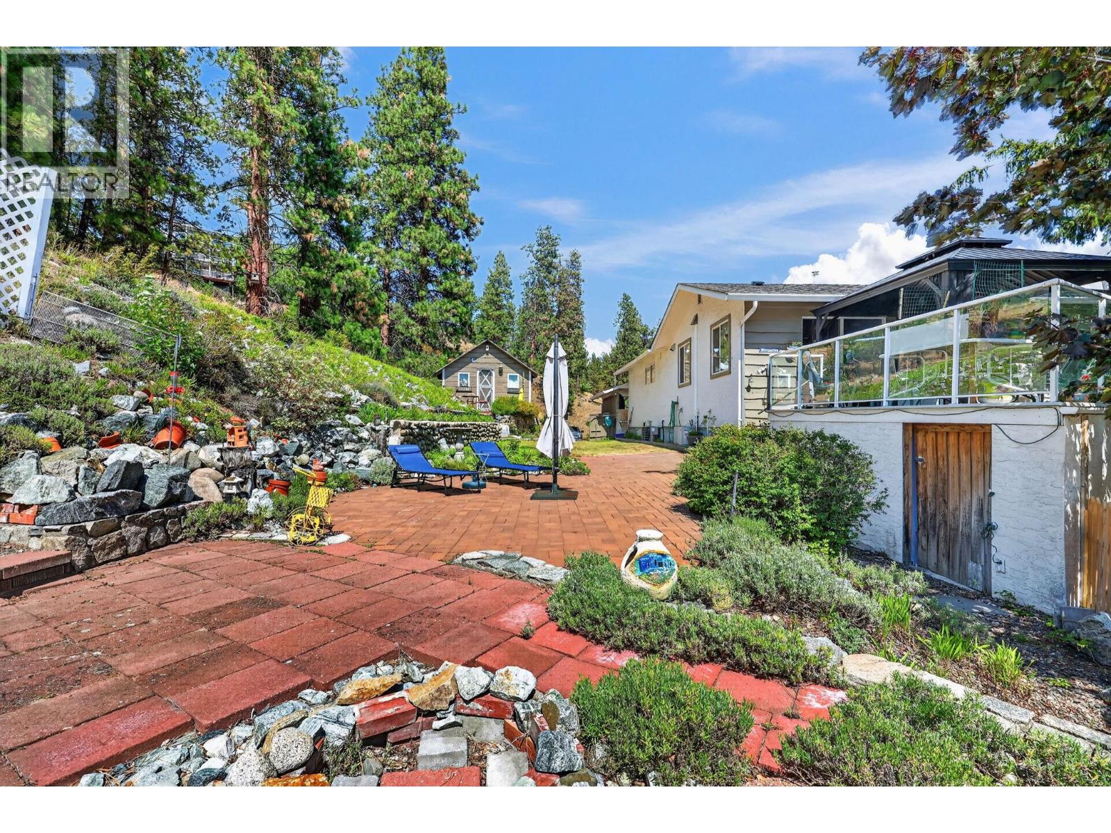 5868 MacGREGOR Road, Peachland