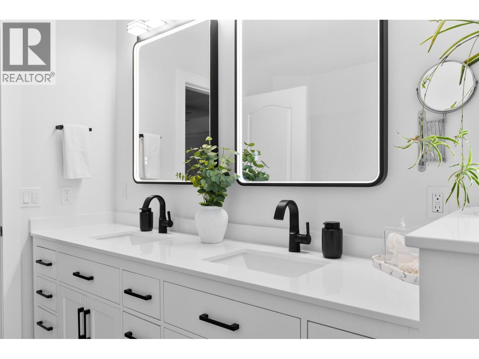  3271 Deer Ridge Court, West Kelowna