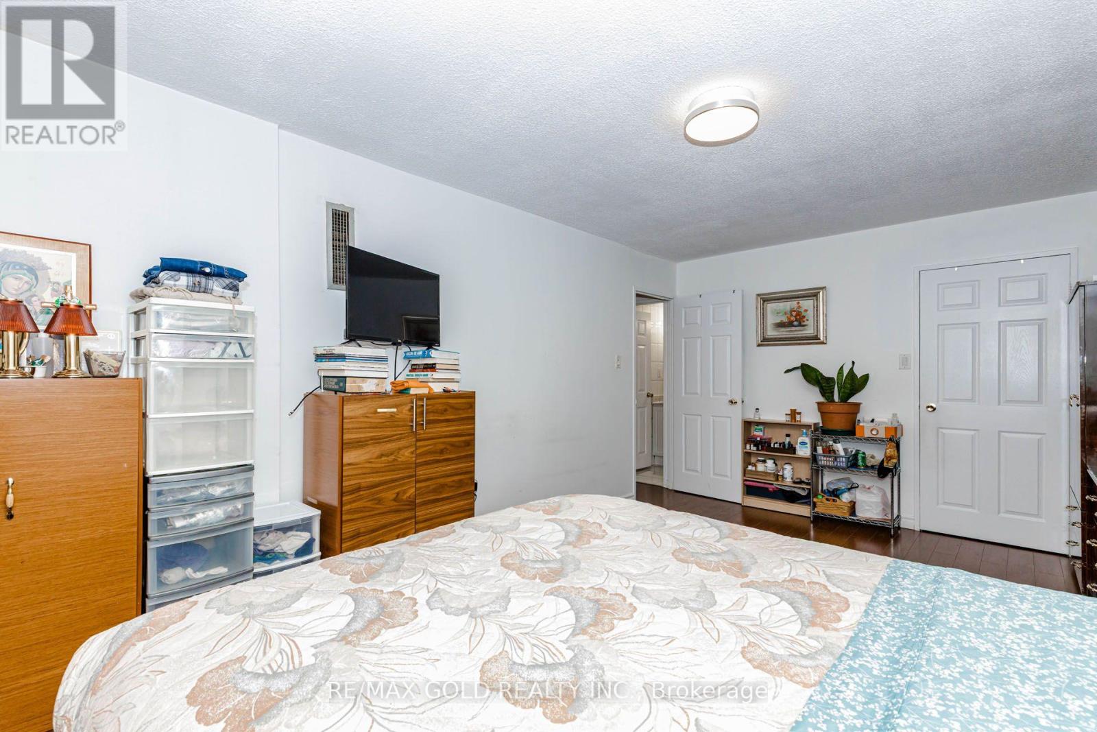 #905 17 KNIGHTSBRIDGE ROAD - 14