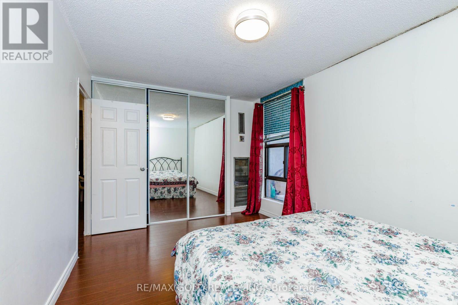 #905 17 KNIGHTSBRIDGE ROAD - 16