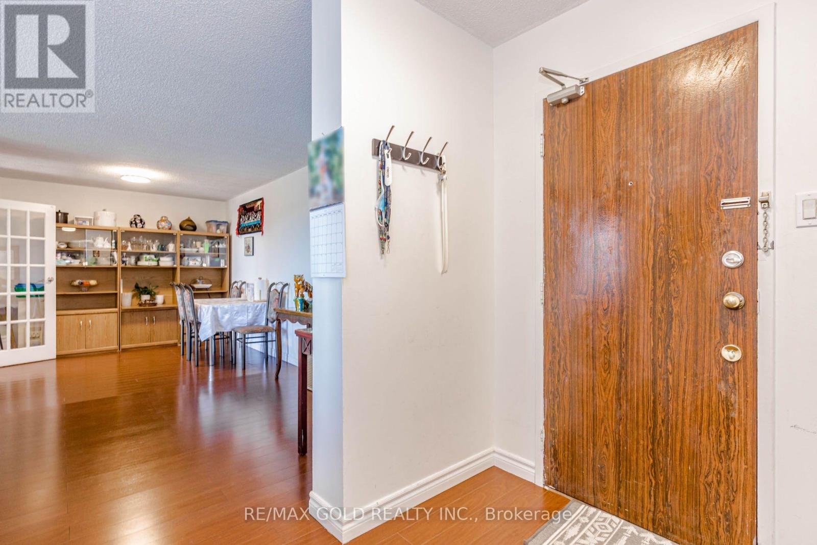 #905 17 KNIGHTSBRIDGE ROAD - 5