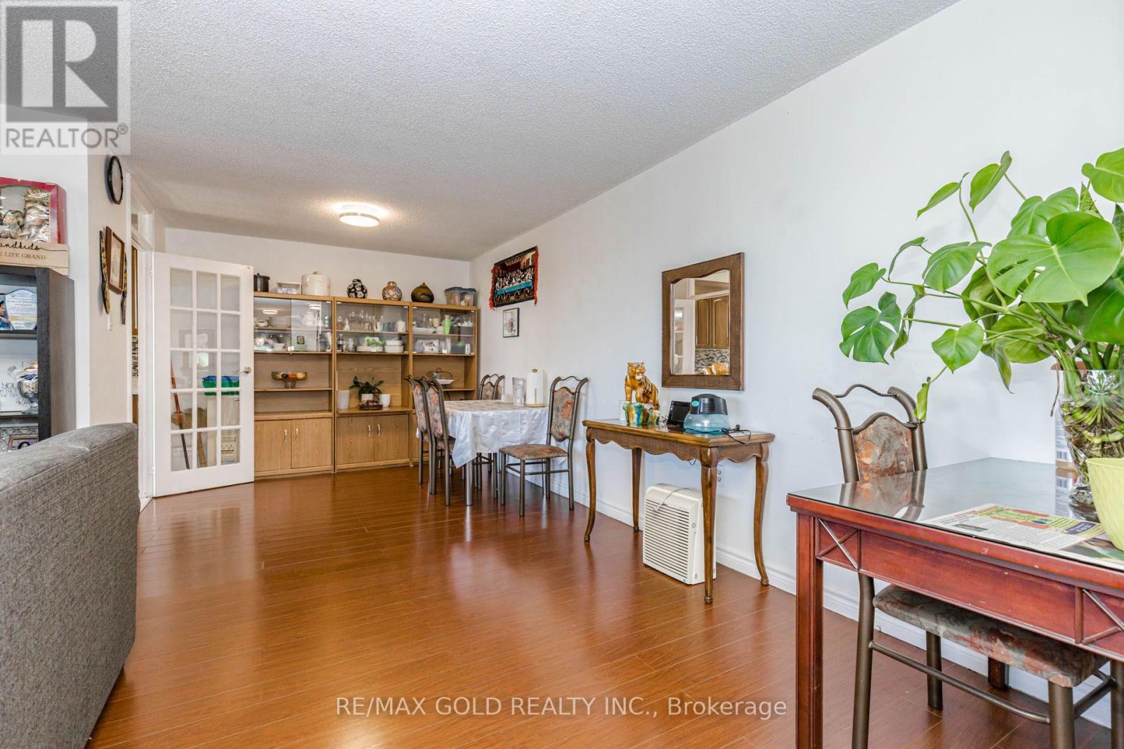#905 17 KNIGHTSBRIDGE ROAD - 6