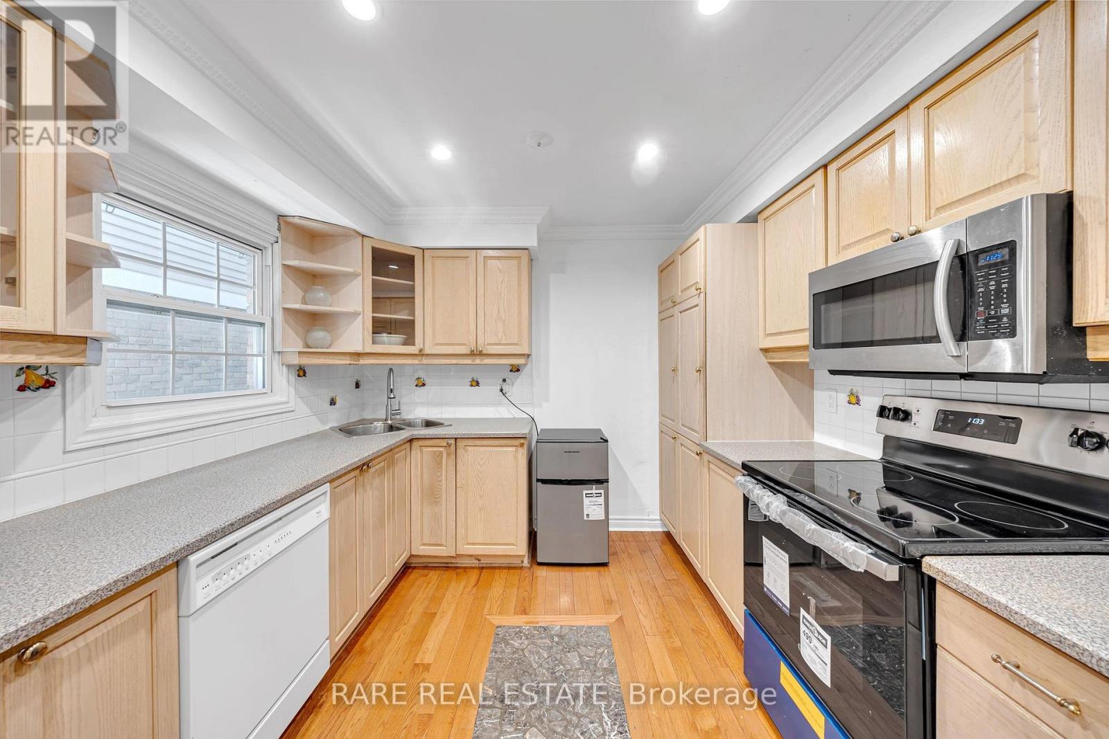 29 ABELARD AVENUE - 18