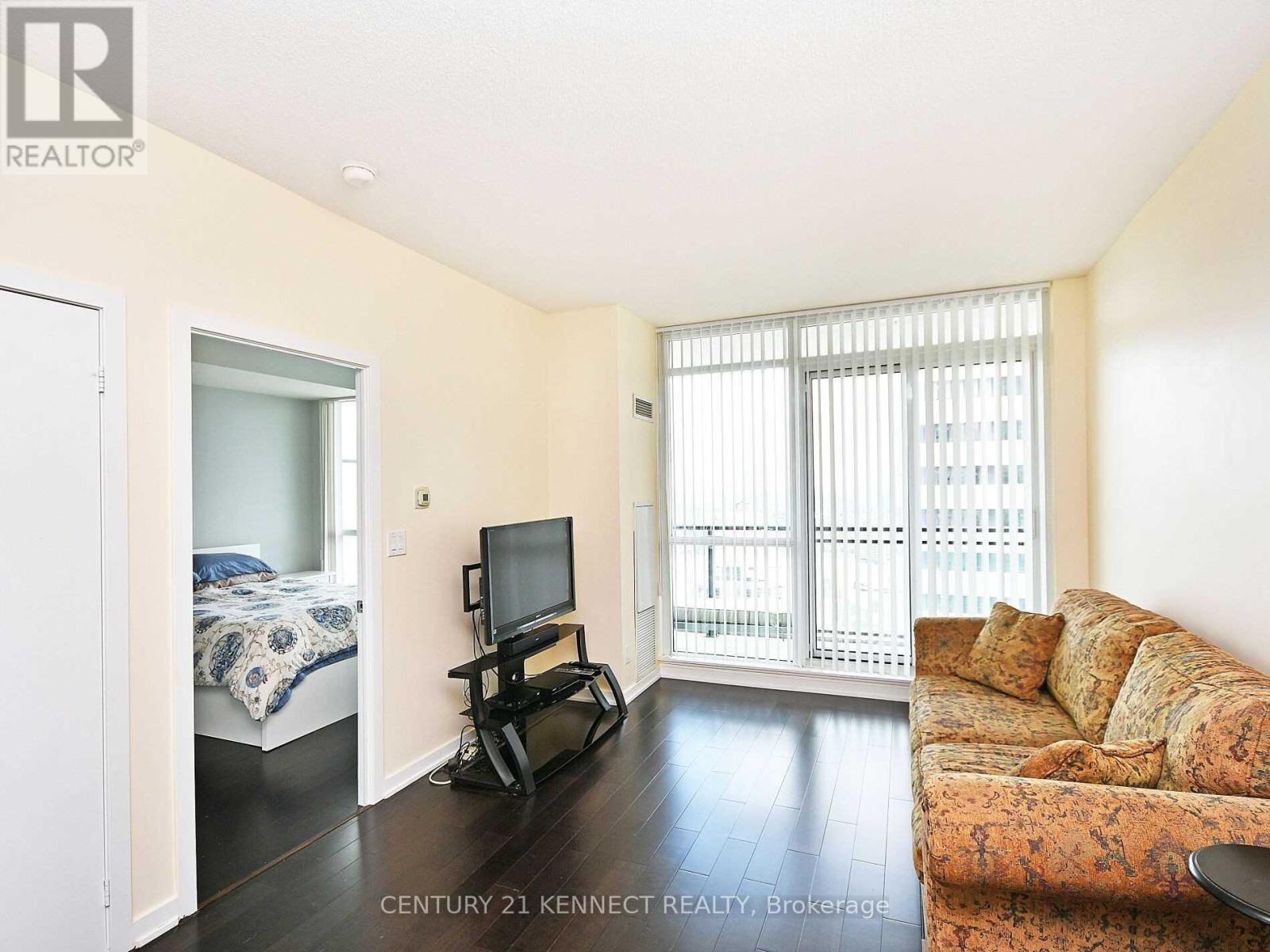 #3910 4070 CONFEDERATION PARKWAY - Image 7