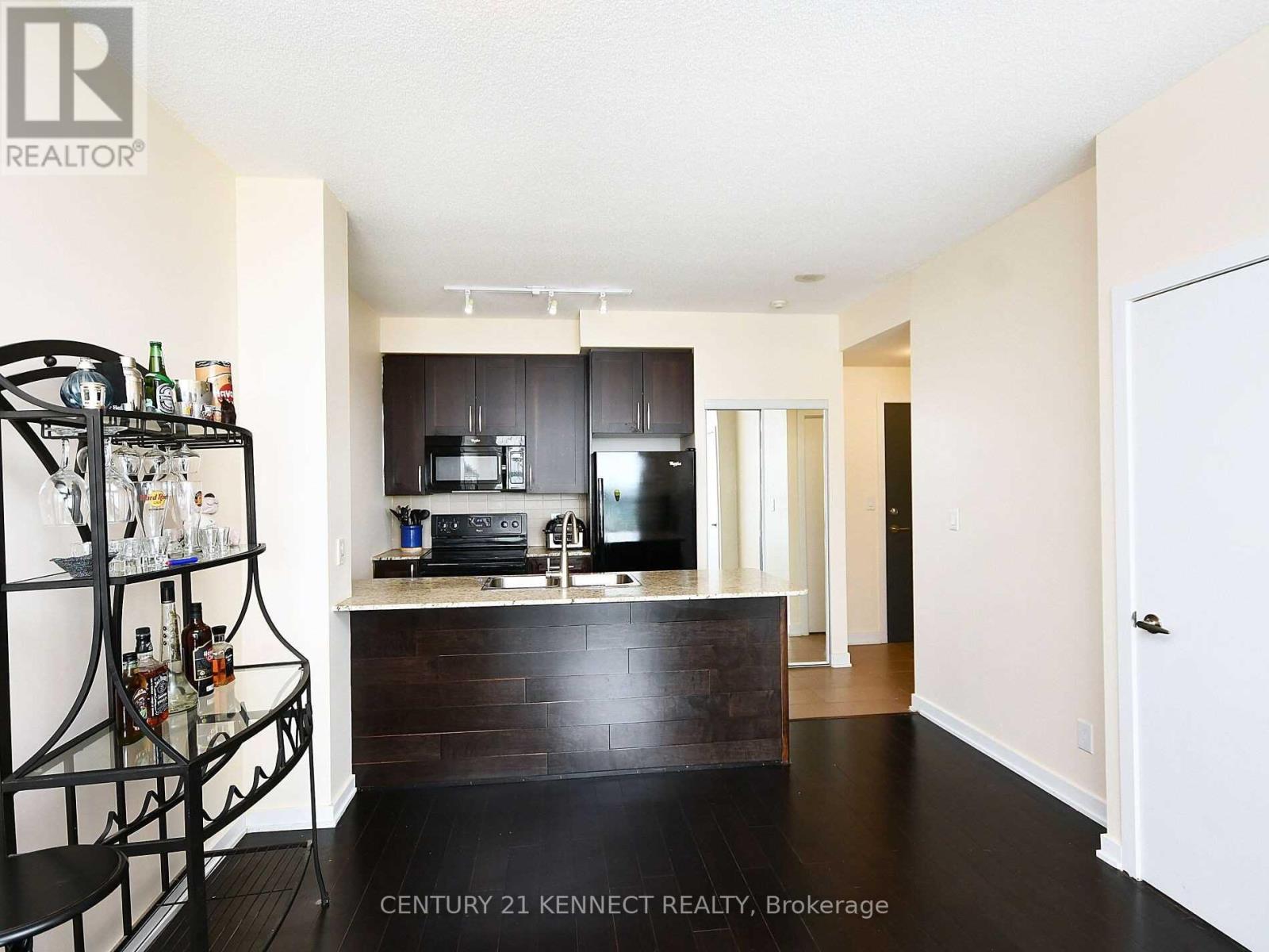 #3910 4070 CONFEDERATION PARKWAY - Image 9