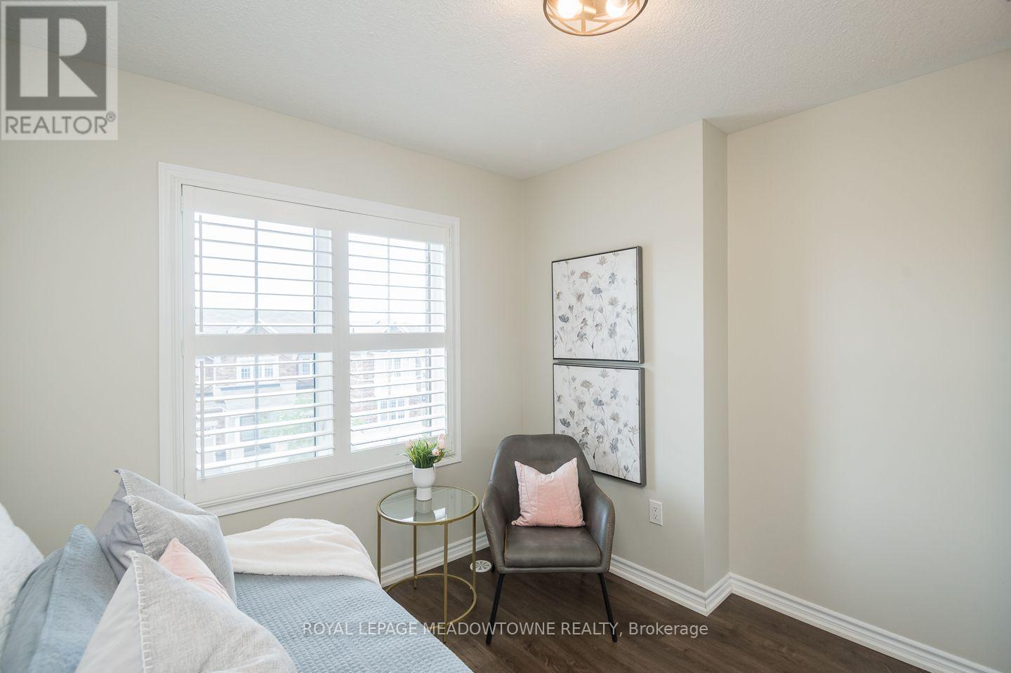 298 REIS PLACE - 34