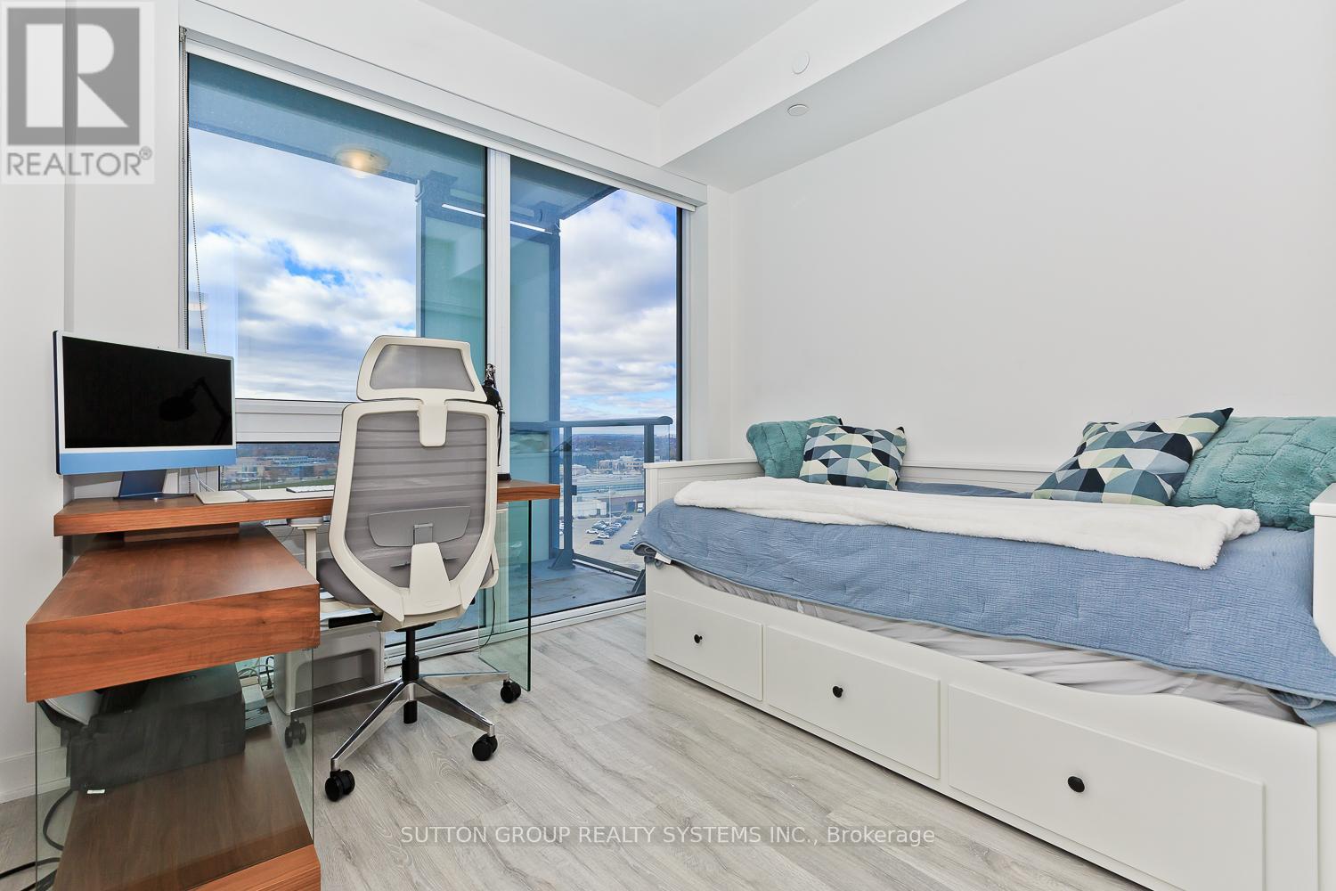 #1409 4655 METCALFE AVENUE - 23