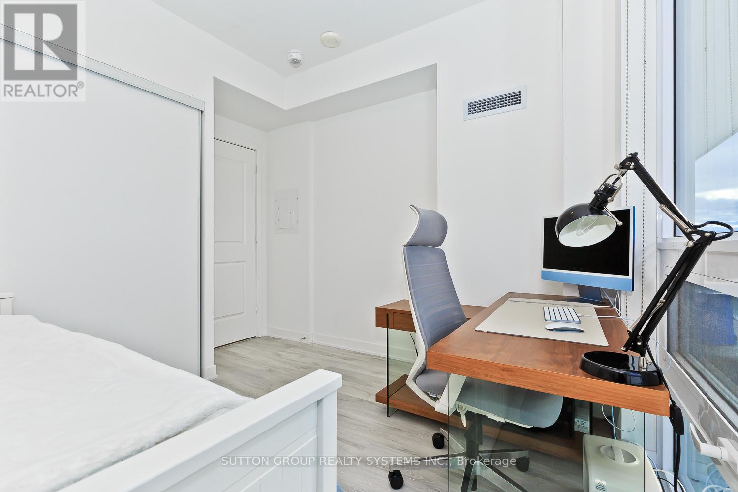 #1409 4655 METCALFE AVENUE - 24