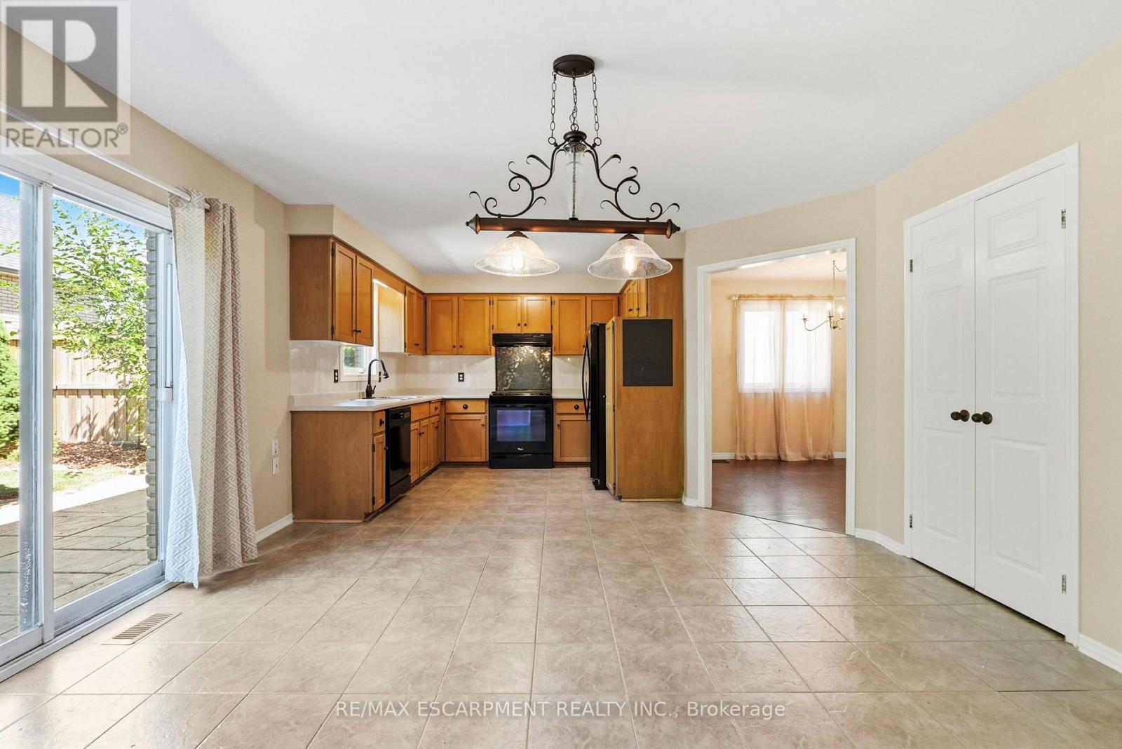 121 FIRST ROAD W - Image 15