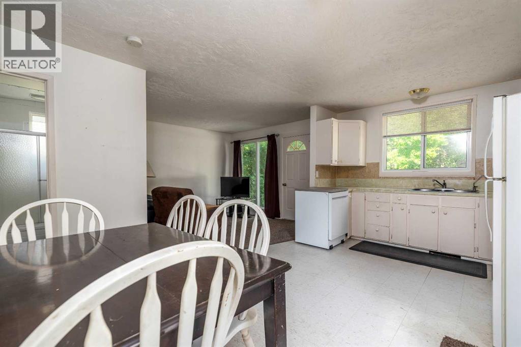 206 MAIN Street, Lashburn — photo 3