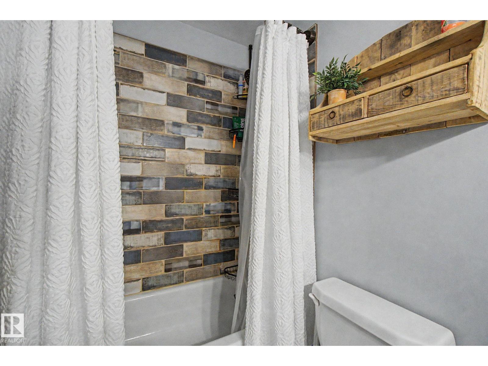 7712 159 ST NW - 13